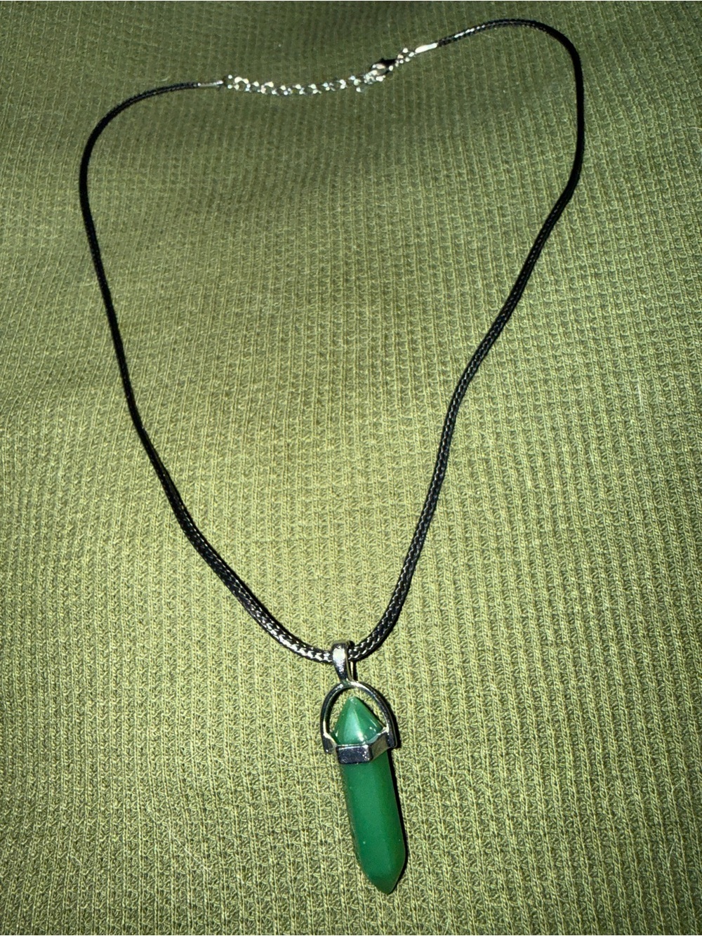 Green Pointed Pendant Necklace — Women Jewelry
